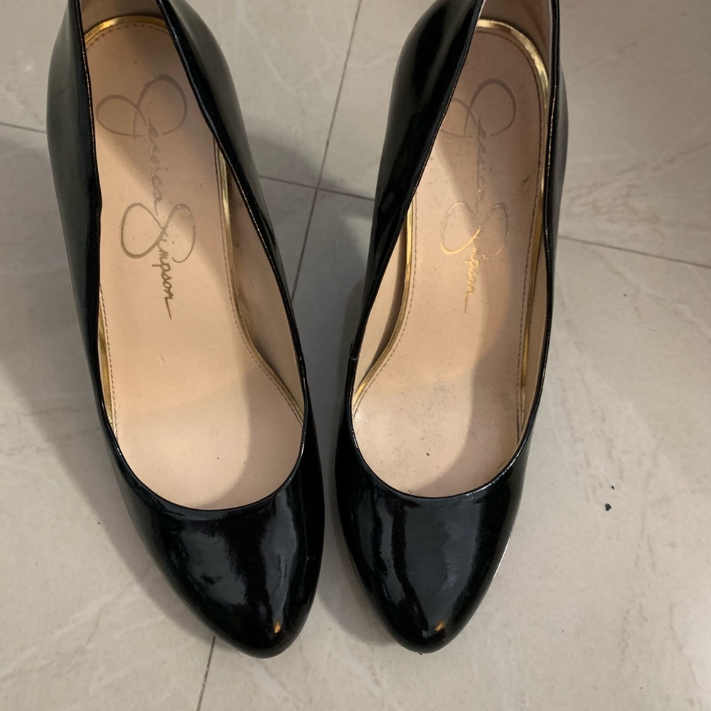 Black Jessica Simpson Black Pumps size 8